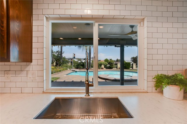 7022 Wheeler Avenue, La Verne CA: https://media.crmls.org/medias/0c7105f9-9c15-4d6a-8f6b-bec60c613523.jpg