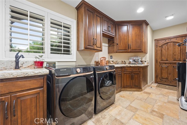 Detail Gallery Image 49 of 75 For 14025 Yokuts, Bakersfield,  CA 93306 - 4 Beds | 5 Baths