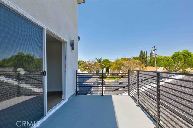 Detail Gallery Image 33 of 74 For 17456 Lemac St, Northridge,  CA 91325 - 9 Beds | 9/1 Baths