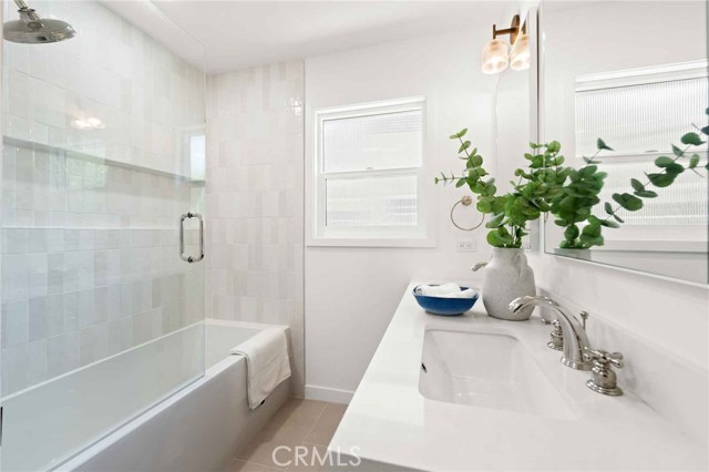 3170 Corinth Avenue, Los Angeles CA: https://media.crmls.org/medias/0c7267c6-a896-4635-a28b-e57da7a1af29.jpg
