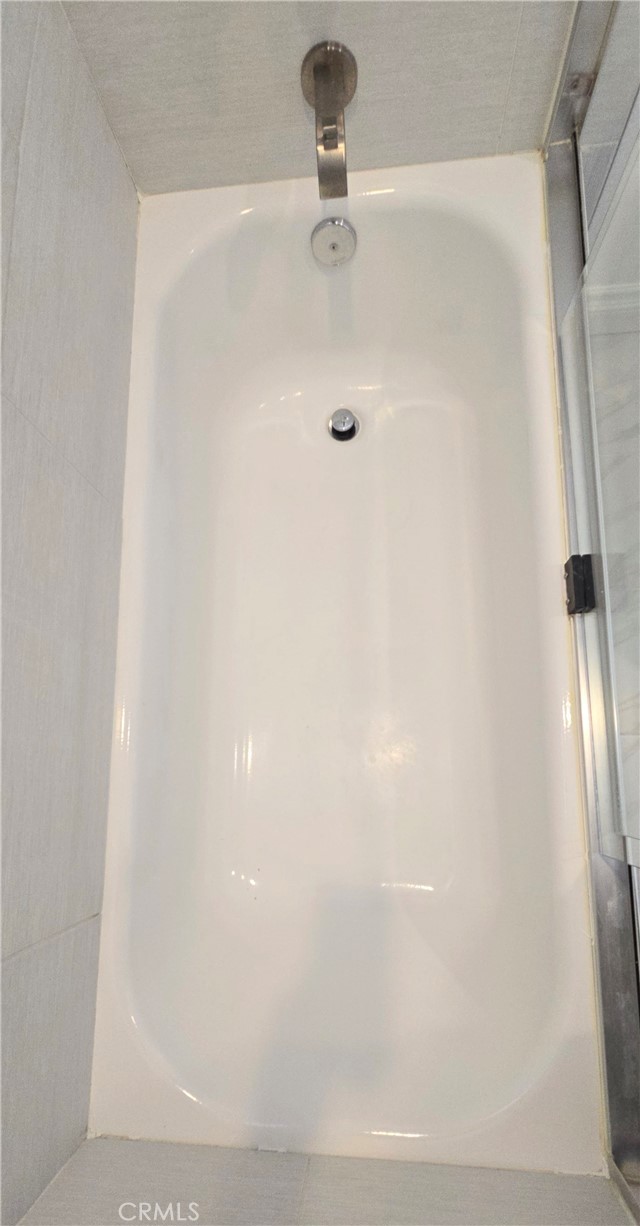 https://media.crmls.org/medias/0c72c08c-f2c2-4b26-adcd-3fed8b15ec2d.jpg?preset=X-Large