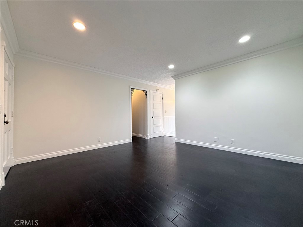 MLS #OC25280778 image #3