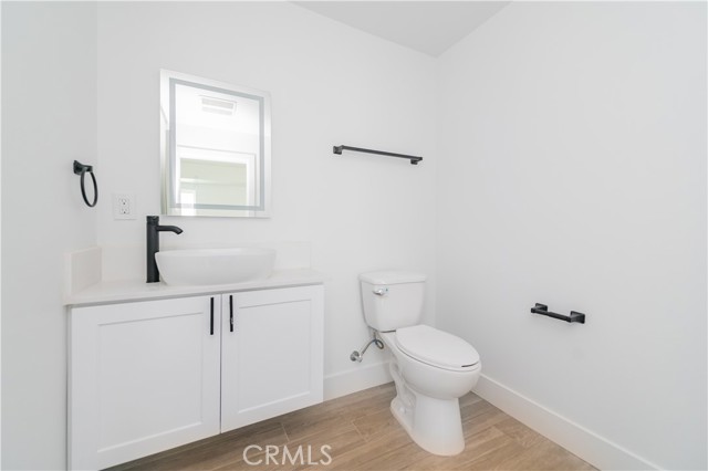 Detail Gallery Image 5 of 6 For 1598 W 36th St, Los Angeles,  CA 90018 - – Beds | – Baths