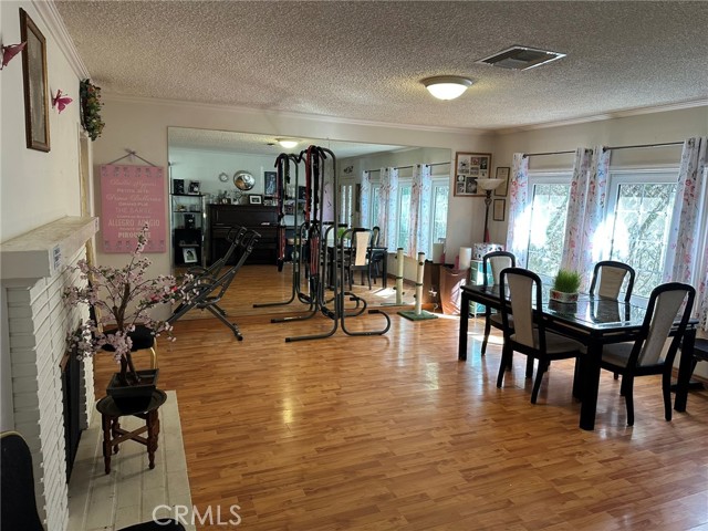 Detail Gallery Image 3 of 24 For 22901 Leonora Dr, Woodland Hills,  CA 91367 - 3 Beds | 1/1 Baths