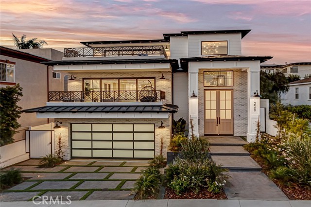 Detail Gallery Image 1 of 74 For 1205 9th St, Hermosa Beach,  CA 90254 - 6 Beds | 6/3 Baths