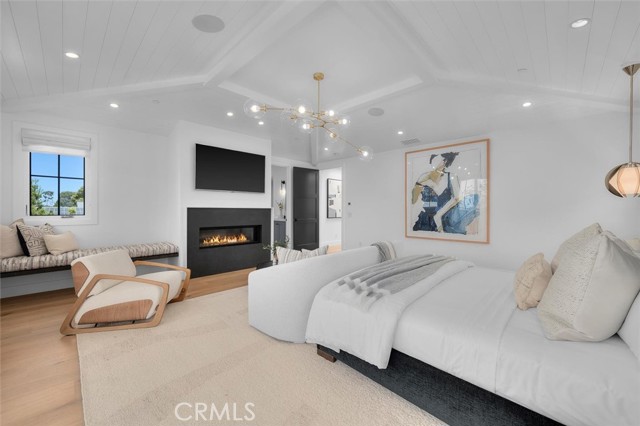Detail Gallery Image 35 of 75 For 676 18th St, Manhattan Beach,  CA 90266 - 6 Beds | 6/2 Baths