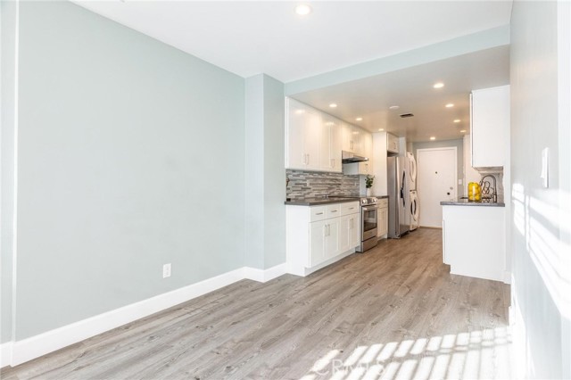 Detail Gallery Image 7 of 9 For 412 N Palm Dr #303,  Beverly Hills,  CA 90210 - 2 Beds | 2 Baths