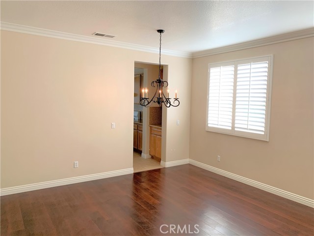 13568 Elk Ridge Court, Eastvale CA: https://media.crmls.org/medias/0c7546da-0a6e-4473-9841-f134a9a0c972.jpg