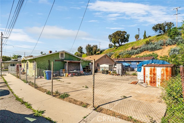 Detail Gallery Image 5 of 7 For 3923 Eagle St, Los Angeles,  CA 90063 - 4 Beds | 1 Baths