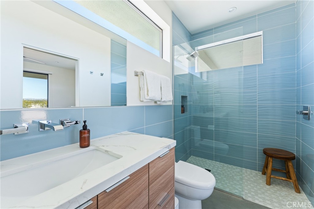 MLS #OC25252213 image #12