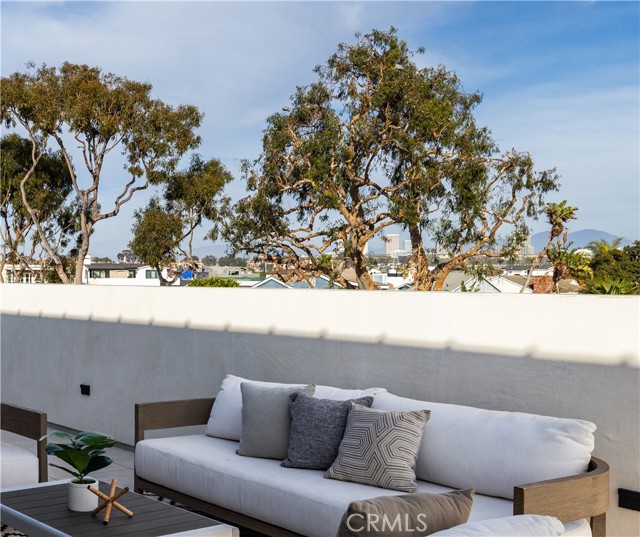 Detail Gallery Image 30 of 35 For 502 W Balboa Blvd, Newport Beach,  CA 92661 - 3 Beds | 3/1 Baths