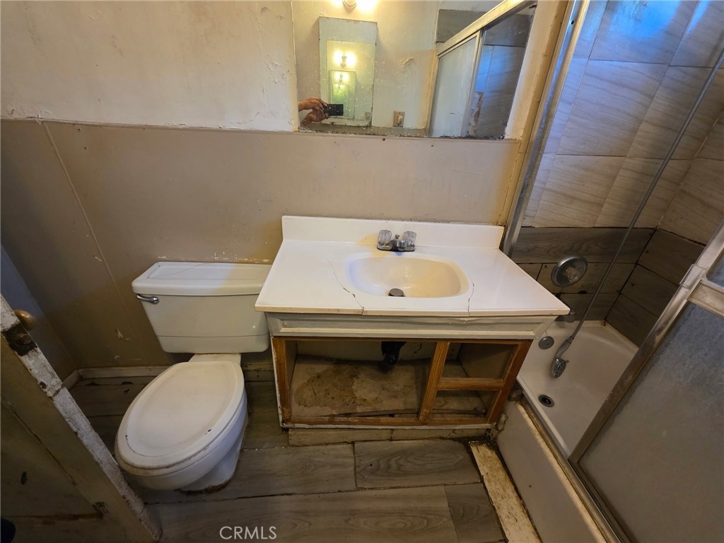 https://media.crmls.org/medias/0c7673c4-1d0d-4673-85ce-d3c32c46702b.jpg?preset=X-Large