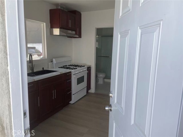 672 East 115th Street photo 9