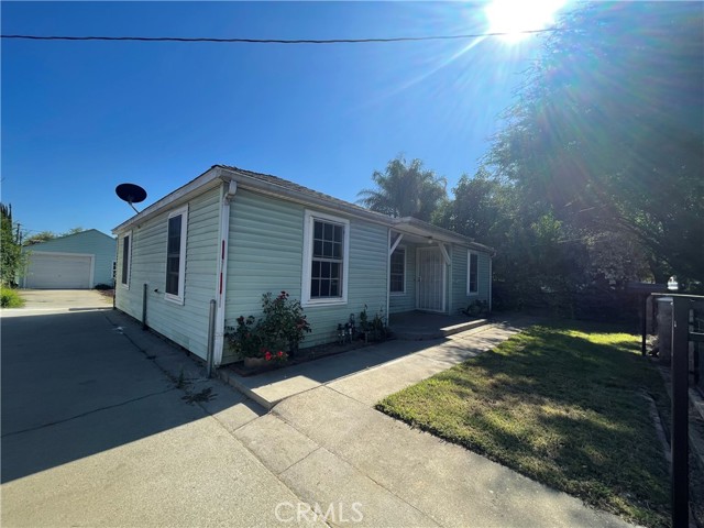 Detail Gallery Image 2 of 12 For 218 E Belmont St, Ontario,  CA 91761 - 3 Beds | 2 Baths
