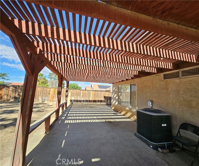 10966 Willow Lane, Adelanto CA: https://media.crmls.org/medias/0c776cd2-0c5a-47c8-b8dc-f806532b9fd2.jpg