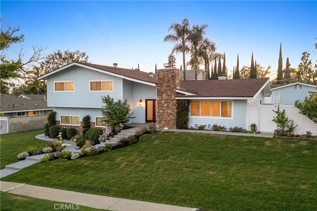 1623 N Vallejo Way