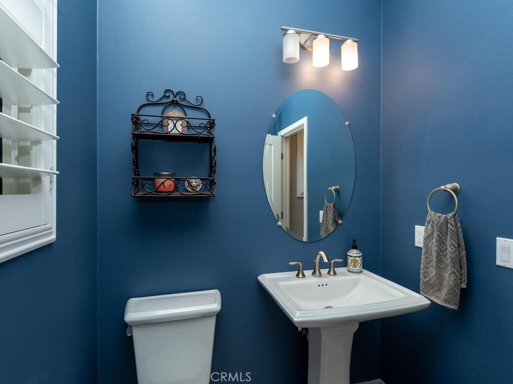 https://media.crmls.org/medias/0c77dbb5-c261-4fc8-a22b-83fb64c90dd4.jpg?preset=X-Large