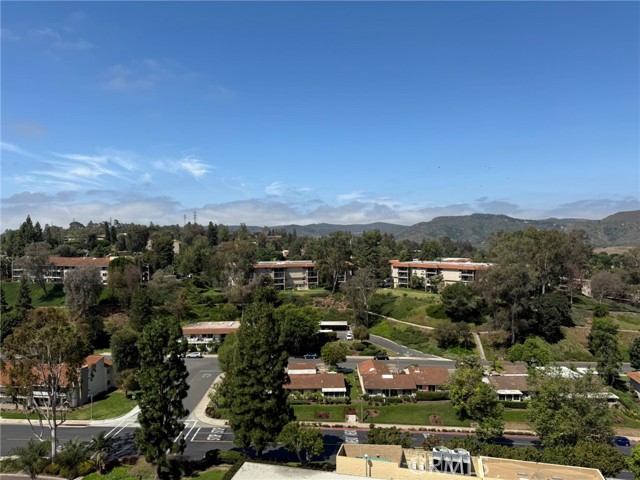 24055 Paseo Del Lago, Laguna Woods CA: https://media.crmls.org/medias/0c77ecaa-3f1d-47fb-92d1-c288dbcc4024.jpg