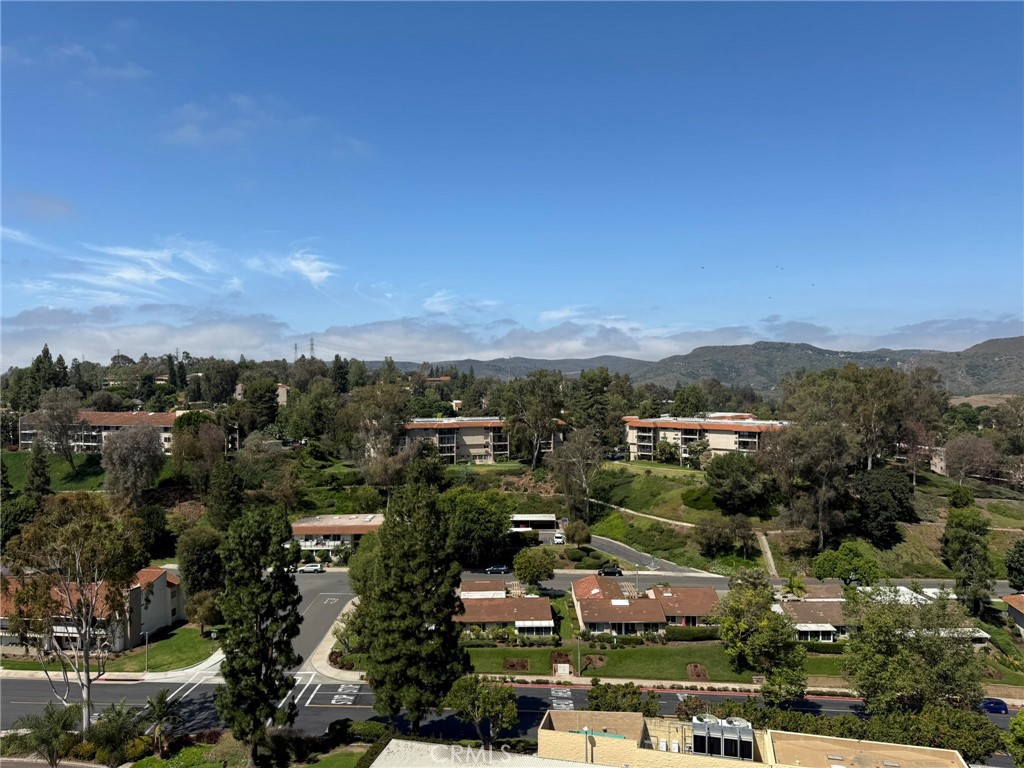 https://media.crmls.org/medias/0c77ecaa-3f1d-47fb-92d1-c288dbcc4024.jpg?preset=X-Large