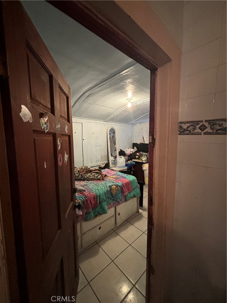 https://media.crmls.org/medias/0c7856fc-ef4e-4522-9f4b-fe2f6881607c.jpg?preset=X-Large