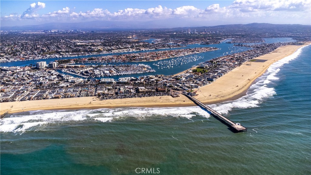 https://media.crmls.org/medias/0c798d6e-5706-4f95-981c-cdef8c21593a.jpg?preset=X-Large