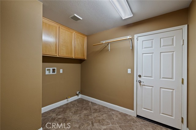 Detail Gallery Image 12 of 30 For 10114 Oporto Way, Bakersfield,  CA 93306 - 3 Beds | 3 Baths