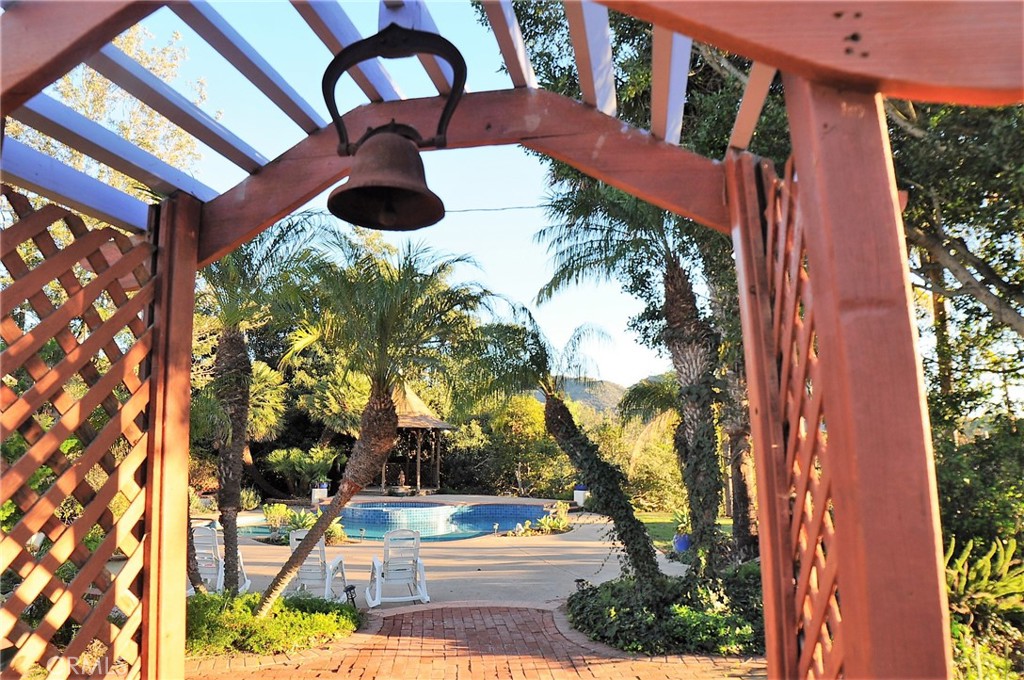 3730 Silverleaf Lane, Vista, CA 92084