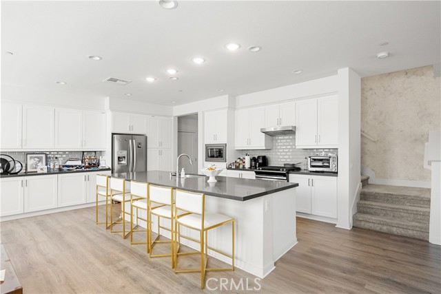 Detail Gallery Image 8 of 25 For 120 Novel, Irvine,  CA 92618 - 2 Beds | 2/1 Baths