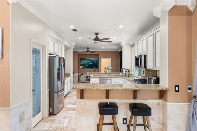 Detail Gallery Image 13 of 71 For 18936 Summerleaf Ln, Riverside,  CA 92504 - 4 Beds | 3/1 Baths