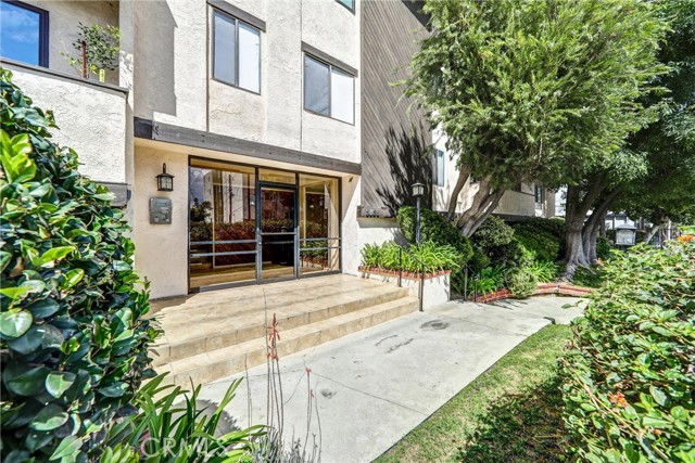 2 Bed Home for Sale in Valley Village, California
