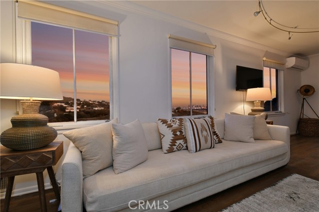 Detail Gallery Image 30 of 40 For 8383 Wyndham Rd, Los Angeles,  CA 90046 - 3 Beds | 2/1 Baths