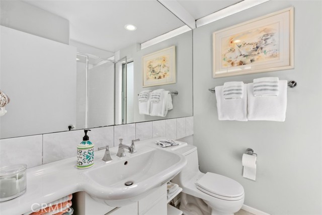 Detail Gallery Image 14 of 20 For 436 Fernleaf Ave #1/2,  Corona Del Mar,  CA 92625 - 3 Beds | 2 Baths