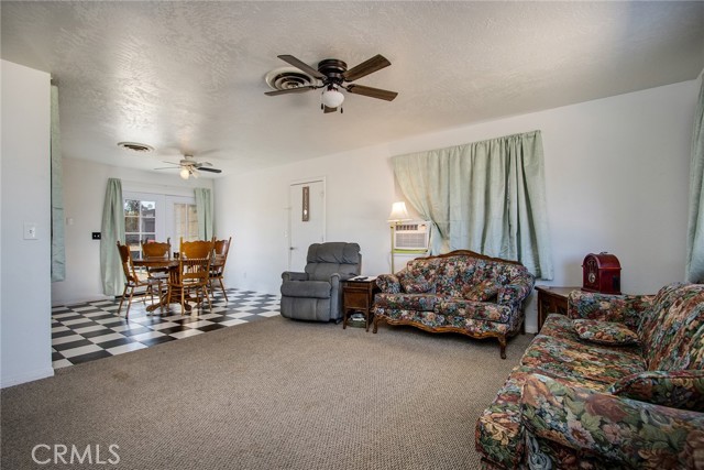 7103 Hanford Avenue, Yucca Valley CA: https://media.crmls.org/medias/0c7d3fbc-4fa1-419c-8538-783559d51e14.jpg