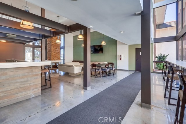 Detail Gallery Image 5 of 39 For 5585 E Pacific Coast #115,  Long Beach,  CA 90804 - 2 Beds | 1 Baths