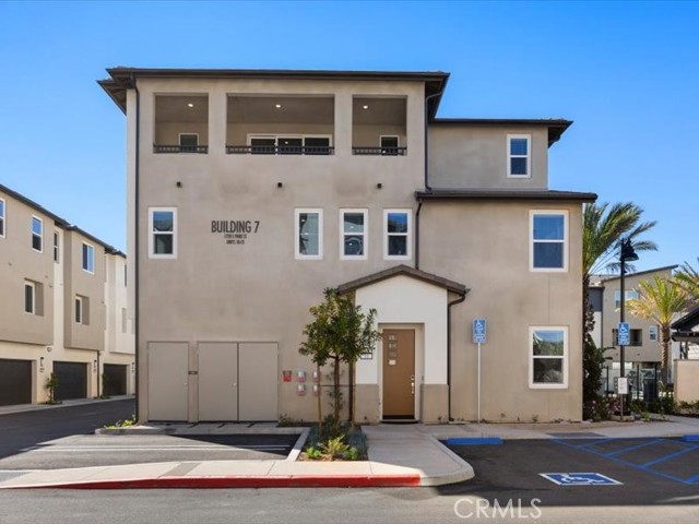 Detail Gallery Image 3 of 58 For 1720 Park St #10,  Anaheim,  CA 92805 - 4 Beds | 3/1 Baths