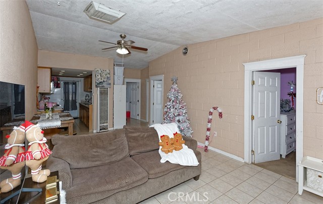 19288 3rd, Oro Grande CA: https://media.crmls.org/medias/0c7f2887-6f31-41fe-af9e-cc2ff476af3b.jpg