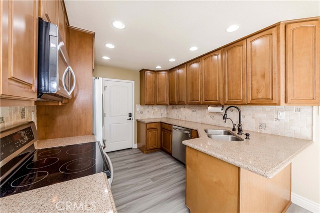 Detail Gallery Image 8 of 32 For 6040 E Ladera Ln, Anaheim Hills,  CA 92807 - 2 Beds | 2/1 Baths