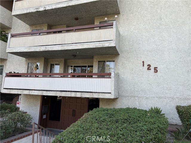 Detail Gallery Image 2 of 12 For 125 S Sierra Madre Bld #315,  Pasadena,  CA 91107 - 2 Beds | 2 Baths