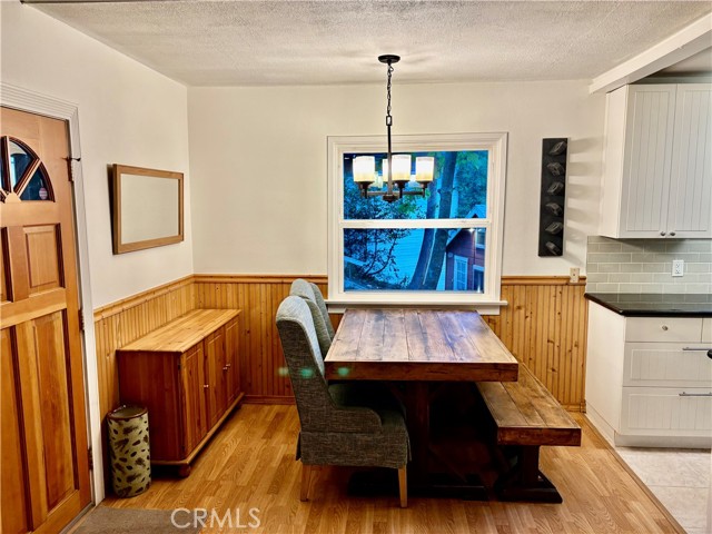 Detail Gallery Image 16 of 57 For 743 Woodland Rd, Crestline,  CA 92325 - 3 Beds | 2/1 Baths