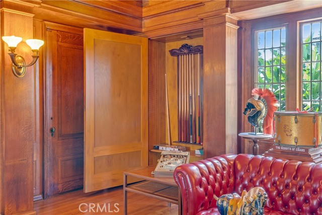 11 La Linda Drive, Long Beach CA: https://media.crmls.org/medias/0c7f7836-9f06-4513-aaf4-7d93fe7d3cdf.jpg