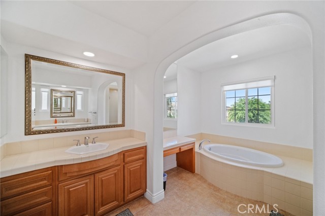 25422 Magnolia Lane, Stevenson Ranch CA: https://media.crmls.org/medias/0c7f908e-da16-453a-894a-7842b436fc16.jpg