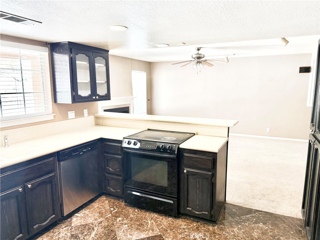 https://media.crmls.org/medias/0c7fb215-a5a0-4c89-8c48-d7b840727c61.jpg?preset=X-Large