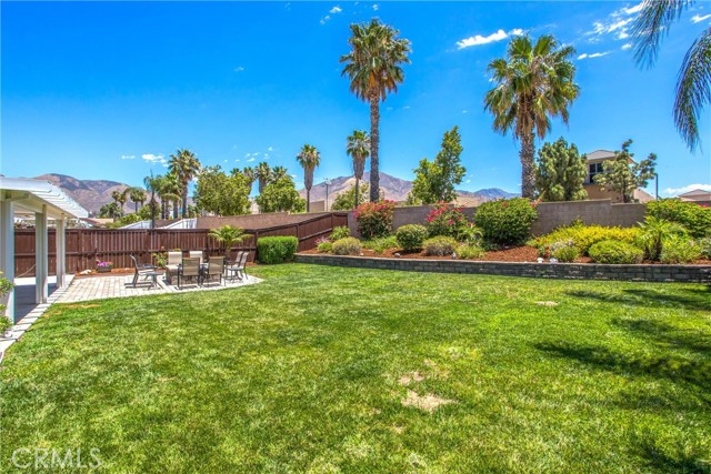 7471 Windrose Drive, Highland CA: https://media.crmls.org/medias/0c7fc093-eb05-45af-9409-b37502dca798.jpg