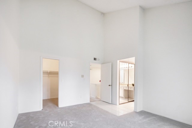 https://media.crmls.org/medias/0c7ff218-9f80-47b0-946c-4af6f7317727.jpg?preset=X-Large