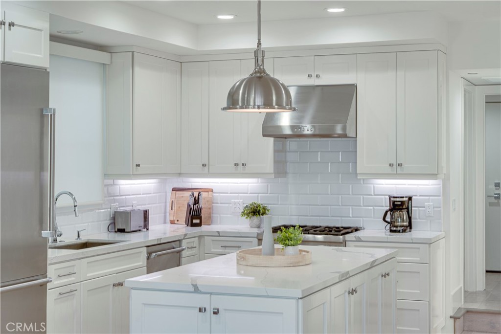 MLS #OC25248780 image #16