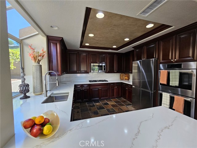 21351 Birdhollow Drive, Rancho Santa Margarita CA: https://media.crmls.org/medias/0c8185b2-b088-4961-93cb-32d2621e3a67.jpg