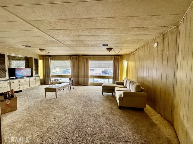 1315 E Marshall Boulevard, San Bernardino CA: https://media.crmls.org/medias/0c81fba9-1df0-4ad6-9cd0-eae2337a63e5.jpg