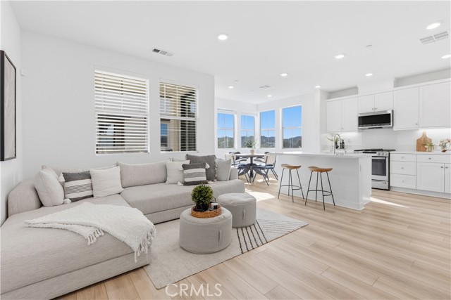 Front Image Thumbnail for CROC26050116