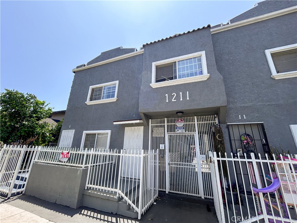 1211 Hoffman Avenue