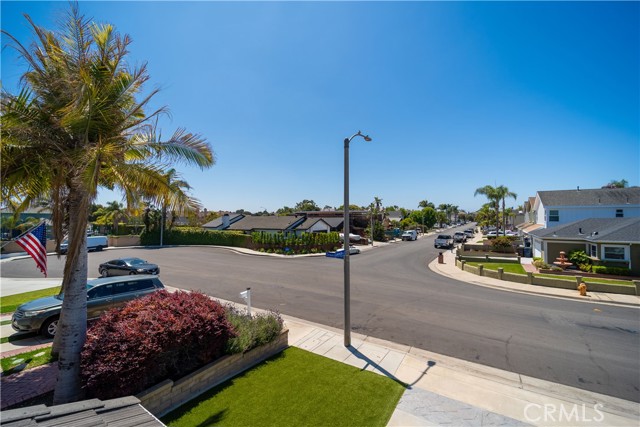 811 Oceanhill Drive, Huntington Beach CA: https://media.crmls.org/medias/0c83475f-2fac-4b4a-959f-50b64d7d3a3d.jpg